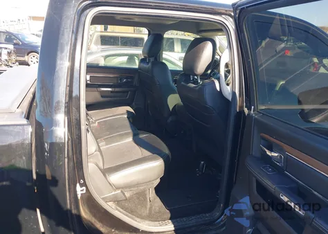 2014 Ram 1500 Laramie z USA, uszkodzony, nr VIN 1C6RR7NT9ES432324